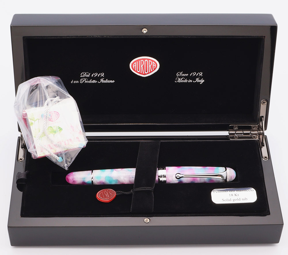 AURORA 万年筆 Mantova 888-VMN Mの三角研ぎ aurora88_mantova_5.jpg
